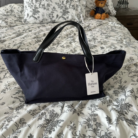 Ellandemm Handbags - Ellandemm Horizon Tote Navy NWT